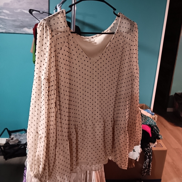 Maurices Elegant Cream Polka Dot Women's Top - Picture 2 of 8